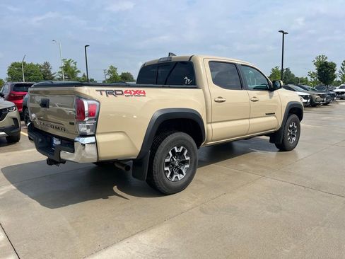 Used 2020 Toyota Tacoma TRD Off-Road AWD/4WD image 10