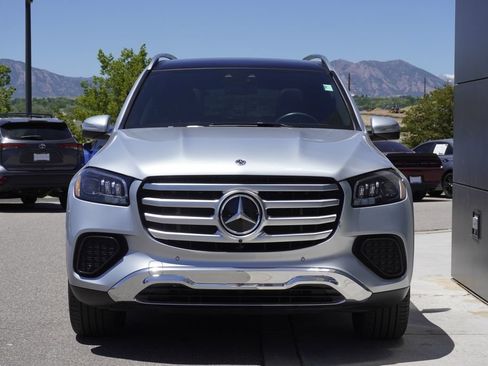 Used 2025 Mercedes-Benz GLS 450 4MATIC image 5