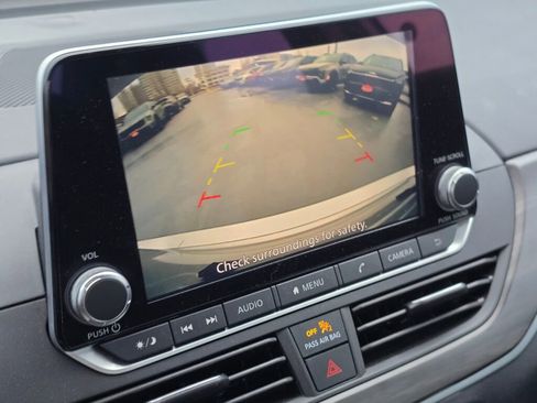 Used 2024 Nissan Altima 2.5 SV image 32