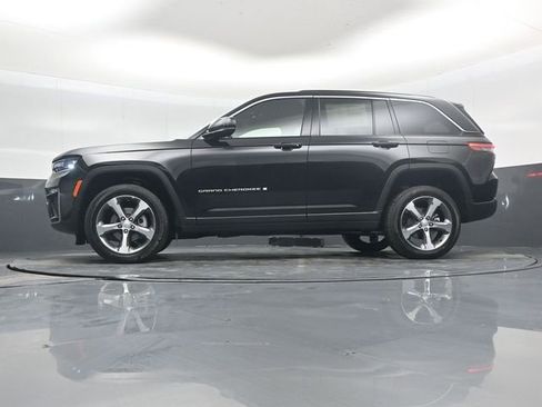 New 2026 Jeep Grand Cherokee Limited RWD image 43