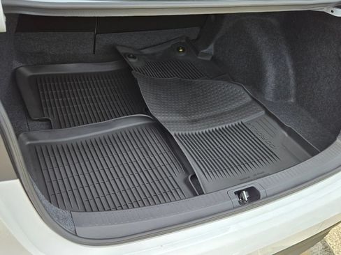 Used 2025 Toyota Corolla LE FWD image 14