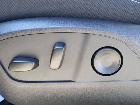 New 2026 Chevrolet Traverse LT w/ Sun and Wheel Package FWD image 13
