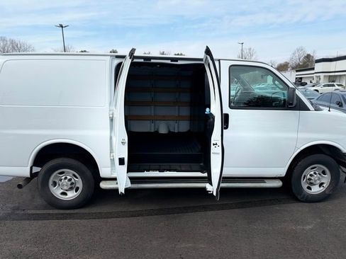 Used 2024 Chevrolet Express 2500 w/ Driver Convenience Package image 3