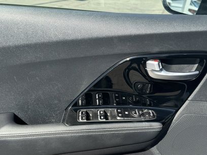 Used 2022 Kia Niro EX