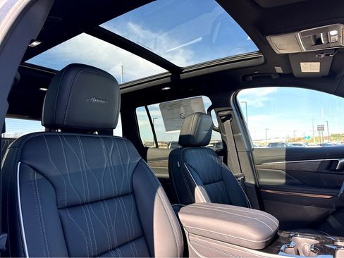 New 2026 Buick Enclave Avenir w/ Super Cruise Package AWD/4WD image 5