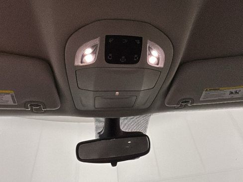 Used 2024 Chrysler Pacifica Touring-L FWD image 24
