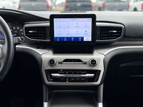 Used 2023 Ford Explorer XLT w/ Equipment Group 202A image 24