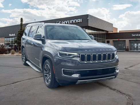 Used 2022 Jeep Wagoneer Series III w/ Flexible Seating Group image 7