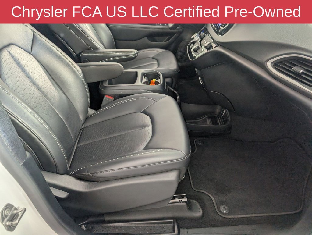 Used 2025 Chrysler Pacifica Select FWD image 35