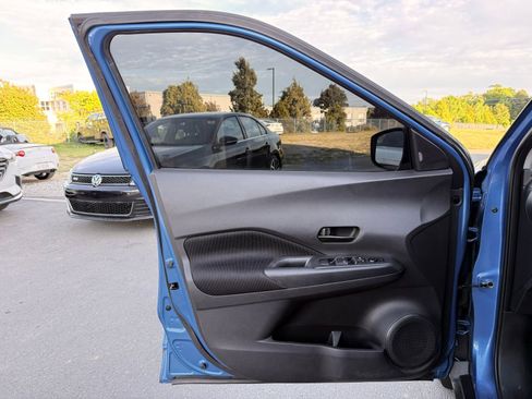 Used 2021 Nissan Kicks S FWD image 13
