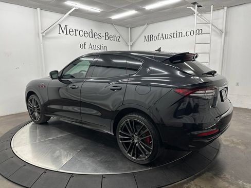 Used 2022 Maserati Levante Trofeo AWD/4WD image 5