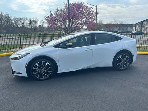 Used 2026 Toyota Prius Plug-In Hybrid FWD image 22