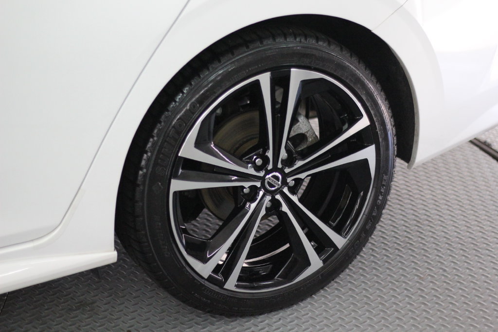Used 2022 Nissan Sentra SR w/ SR Premium Package FWD image 55