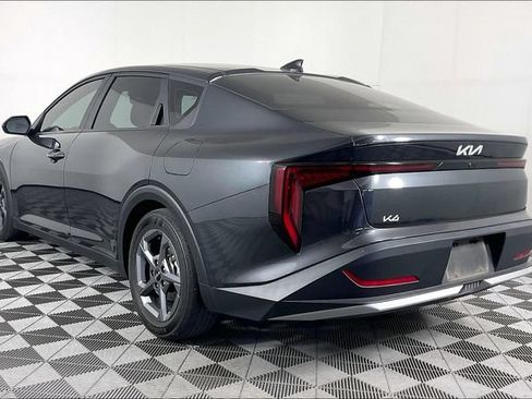 Certified 2025 Kia K4 FWD image 2