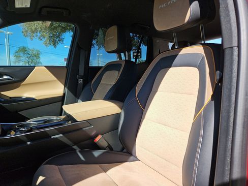 Certified 2025 Chevrolet Equinox ACTIV w/ Safety and Technology Package image 13