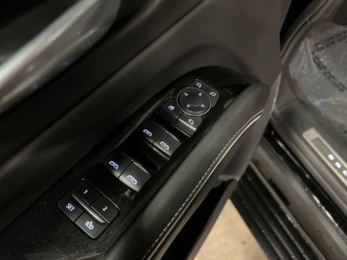 Certified 2024 Cadillac Escalade ESV Sport Platinum w/ LPO, ONYX Package AWD/4WD image 16