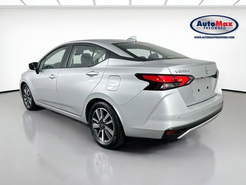 Used 2023 Nissan Versa SV FWD image 5