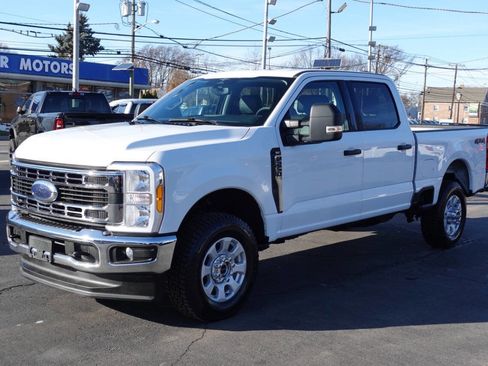 Used 2023 Ford F250 XLT image 1