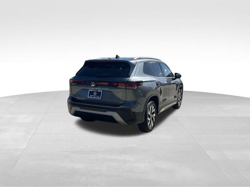Used 2025 Volkswagen Tiguan S image 5