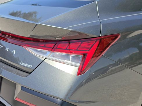 New 2026 Hyundai Elantra Limited FWD image 38