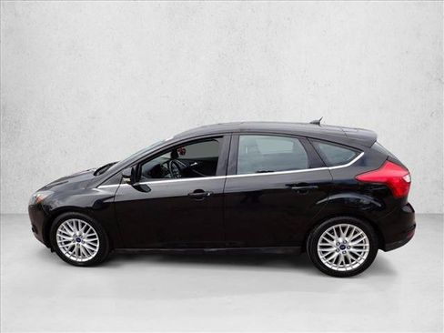 Used 2014 Ford Focus Titanium FWD image 2