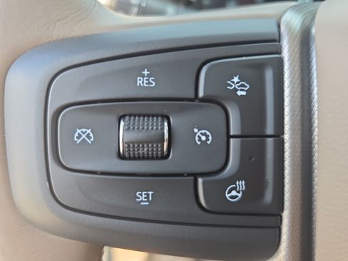 Used 2022 GMC Yukon Denali w/ Denali Premium Package AWD/4WD image 18