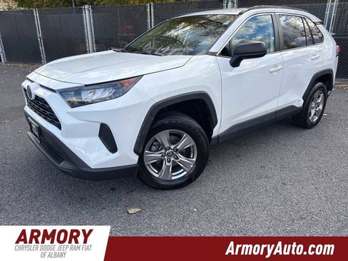 Used 2022 Toyota RAV4 LE image 1