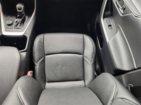 Used 2024 Toyota RAV4 SE image 12