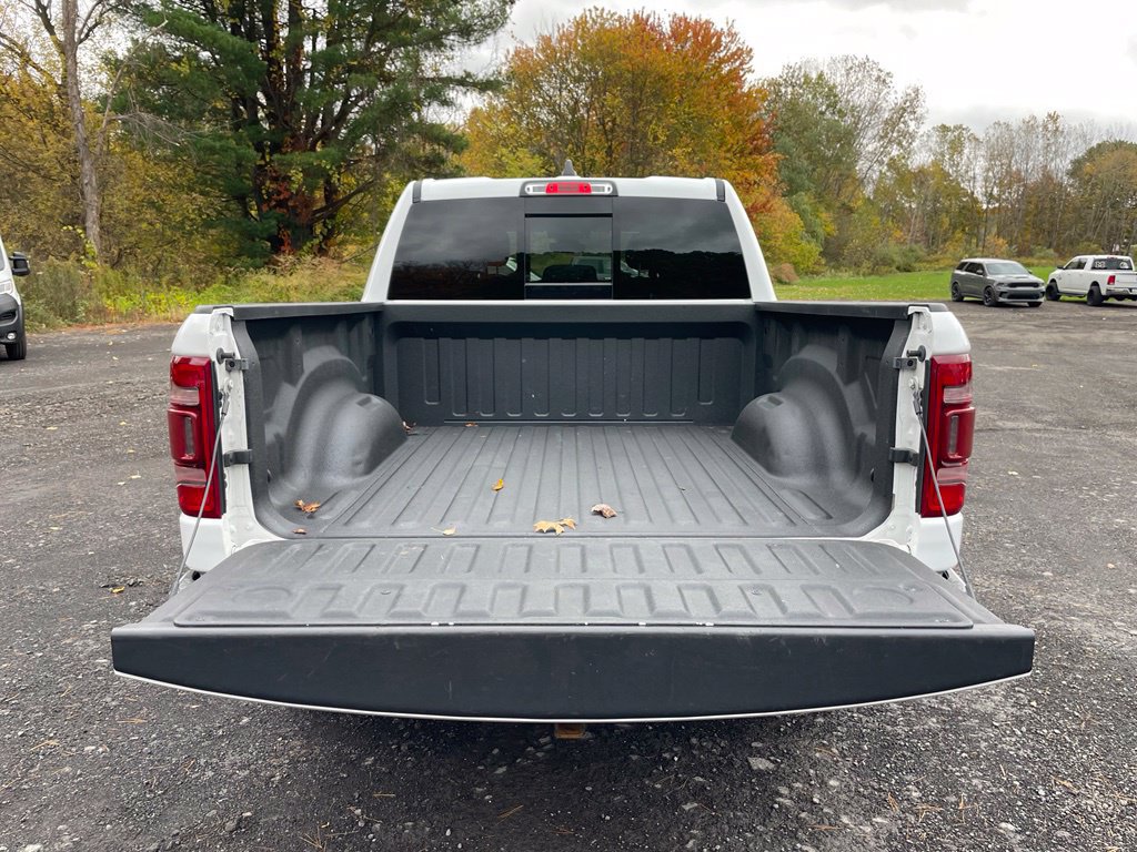Used 2023 RAM 1500 4x4 Crew Cab image 9