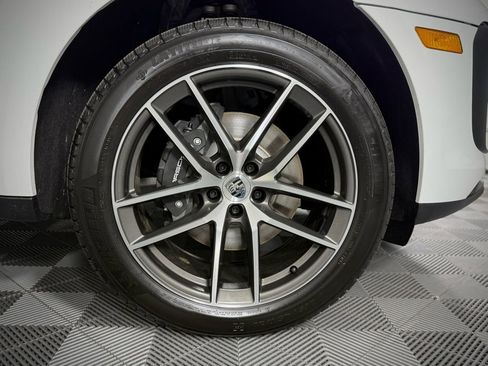 New 2026 Porsche Macan image 19