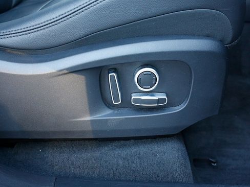 Used 2022 Jaguar F-PACE S image 31