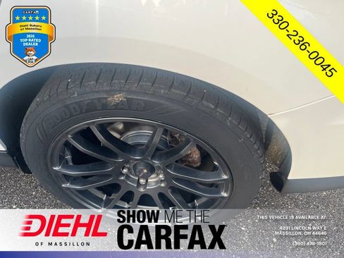 Used 2017 Ford Focus SEL w/ Cold Weather Package FWD image 9