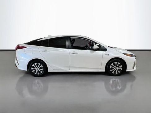 Used 2022 Toyota Prius Prime XLE FWD image 8