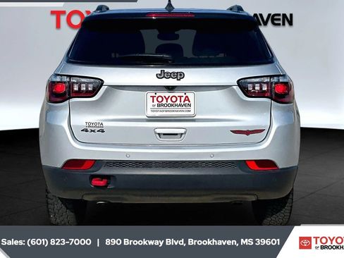 Used 2026 Jeep Compass Trailhawk AWD/4WD image 4