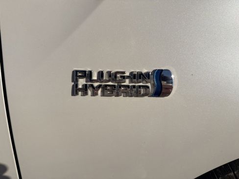 Used 2018 Toyota Prius Prime Premium image 22