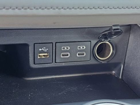 Used 2024 Toyota Highlander LE image 22