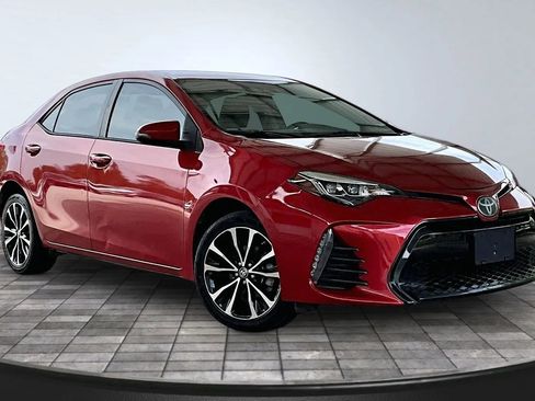 Used 2019 Toyota Corolla SE FWD image 3