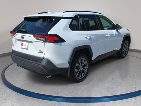 Used 2024 Toyota RAV4 XLE Premium image 5