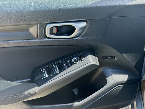 Used 2023 Honda Civic Sport image 16