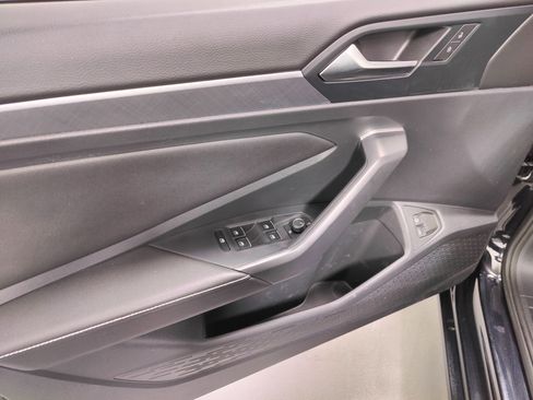 Used 2024 Volkswagen Jetta SE w/ Panoramic Sunroof Package image 23