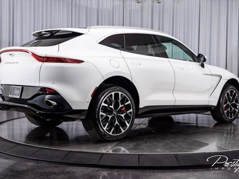 Used 2021 Aston Martin DBX AWD/4WD image 19
