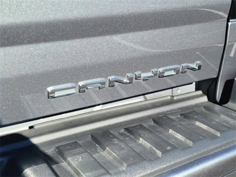 Used 2021 GMC Canyon Denali image 10