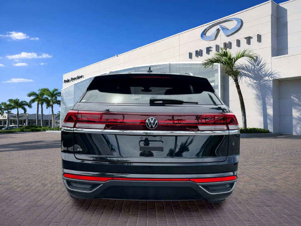 Used 2024 Volkswagen Atlas Cross Sport SE FWD image 6