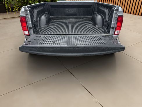 Used 2021 RAM 1500 Classic SLT image 23