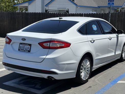 Used 2016 Ford Fusion SE w/ Equipment Group 502A FWD image 6
