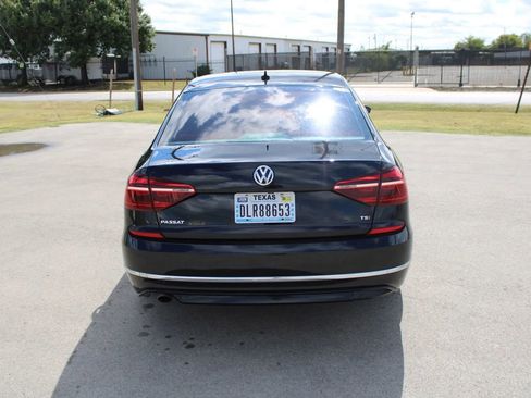 Used 2018 Volkswagen Passat 2.0T R-Line image 5