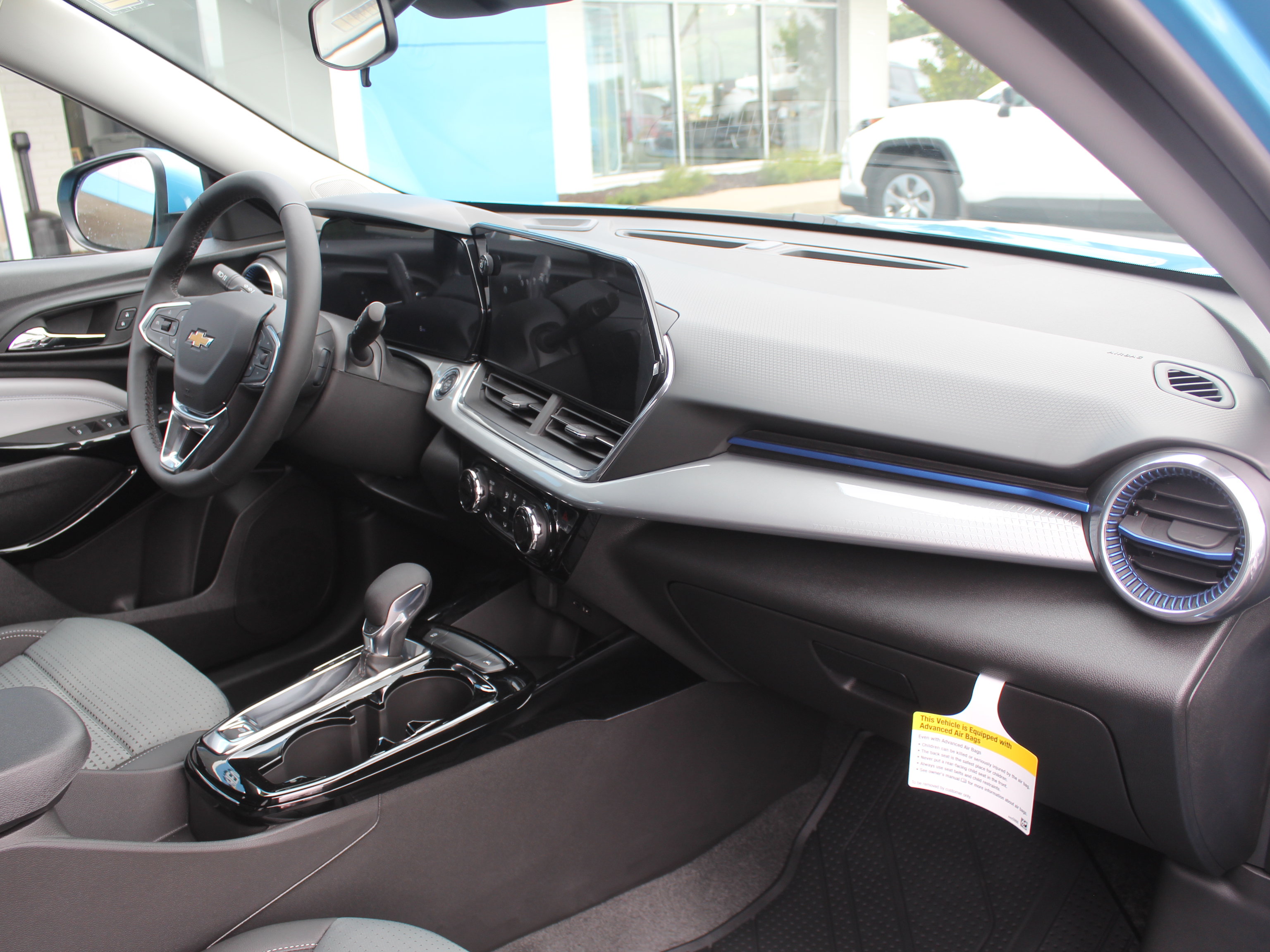 New 2026 Chevrolet Trax LT w/ LT Convenience Package FWD image 31