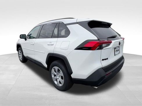 Used 2021 Toyota RAV4 LE AWD/4WD image 4