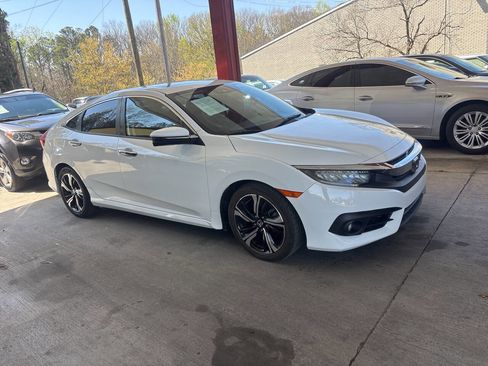 Used 2016 Honda Civic Touring image 5