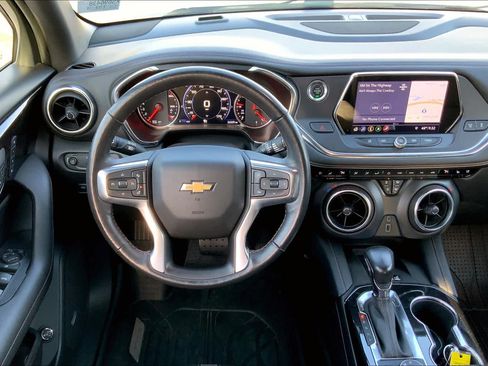 Used 2019 Chevrolet Blazer Premier w/ Driver Confidence II Package FWD image 6